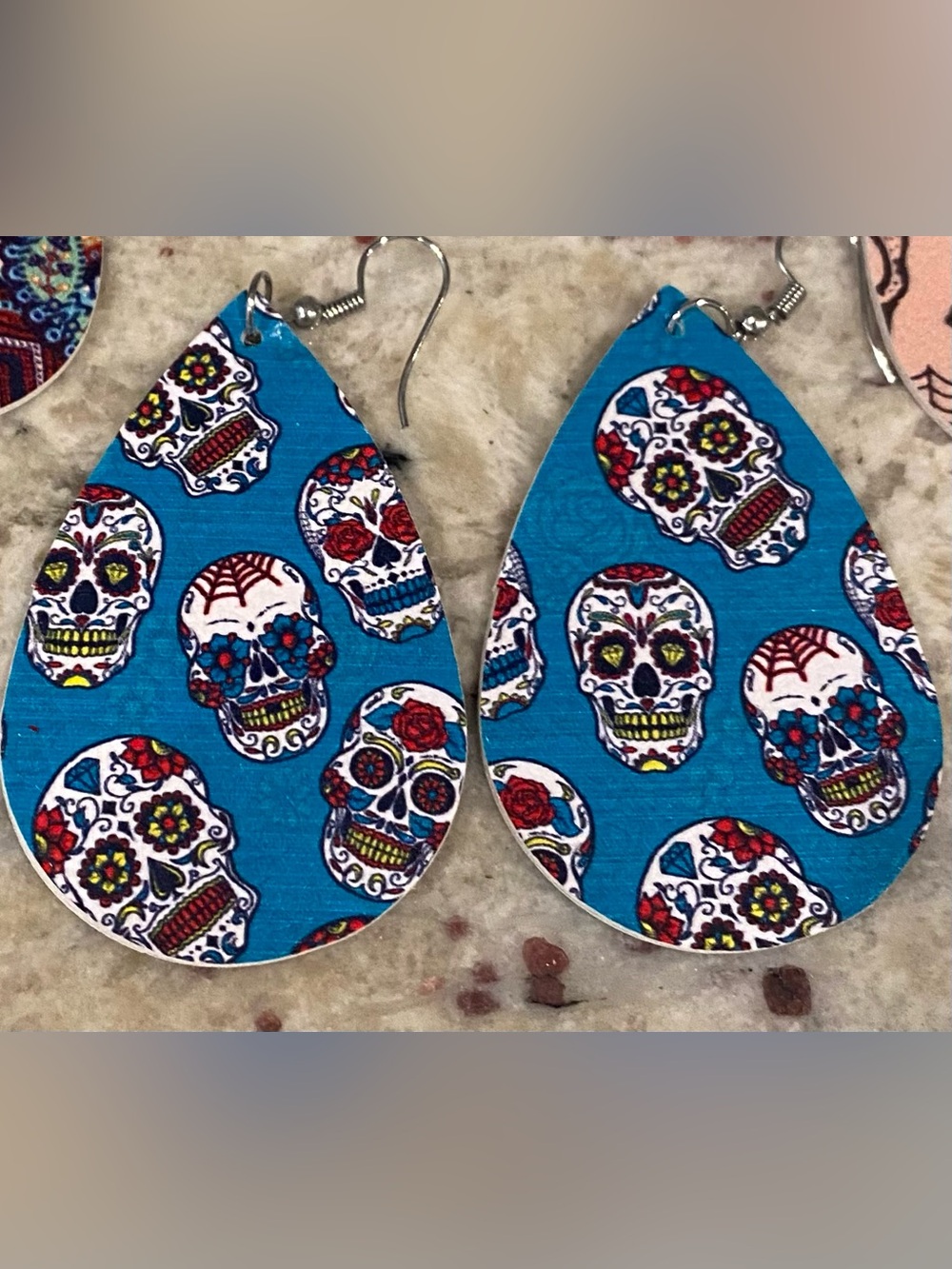 🎉3-Pair Teardrop Leather Earrings Set - Day of the Dead Sugar skulls - Picture 3 of 6